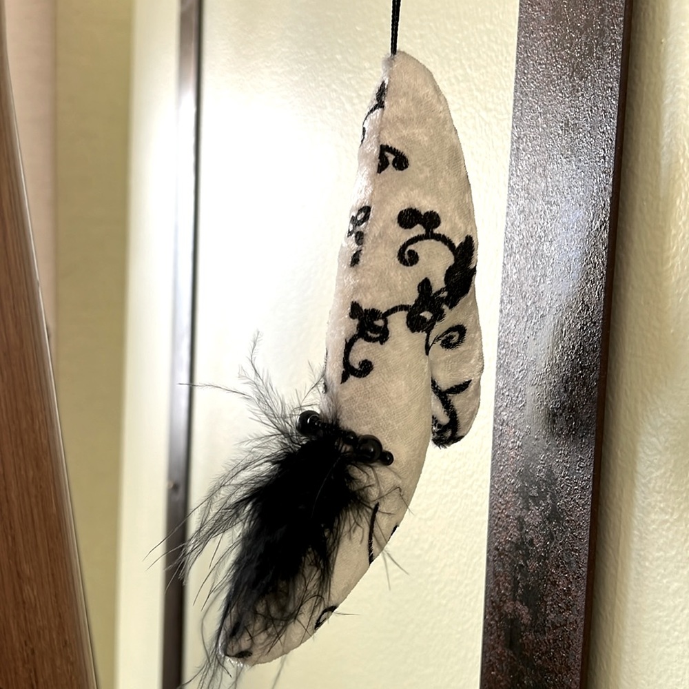 Black and White Floral Print Shoe Ornament